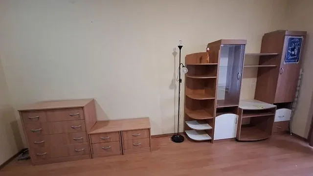 Camera da letto; pavimento in legno, stile moderno