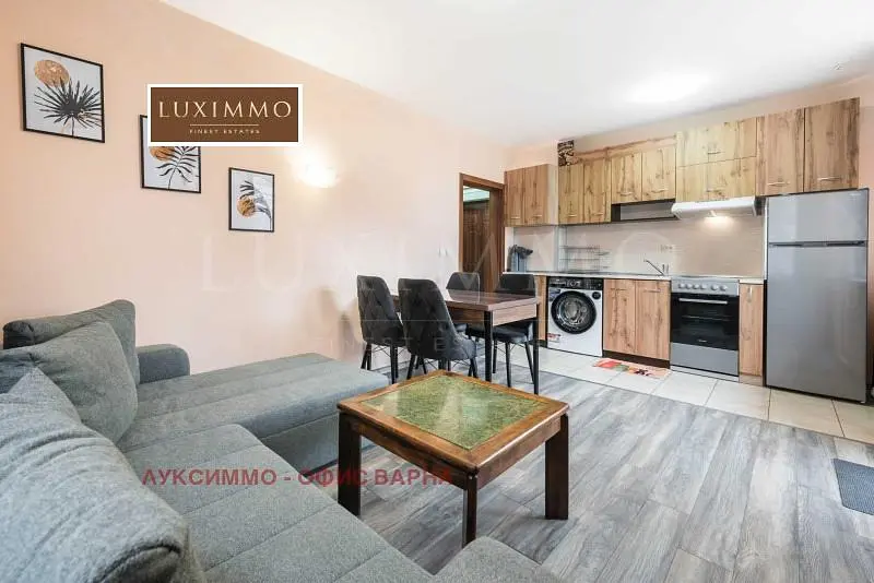 Wohnzimmer; blick, holzboden, tageslicht, moderner stil