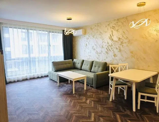 Soggiorno; luce naturale, stile moderno