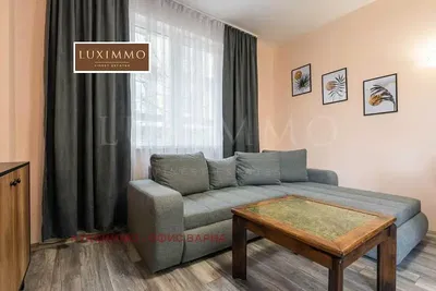 Wohnzimmer; holzboden, moderner stil, tageslicht