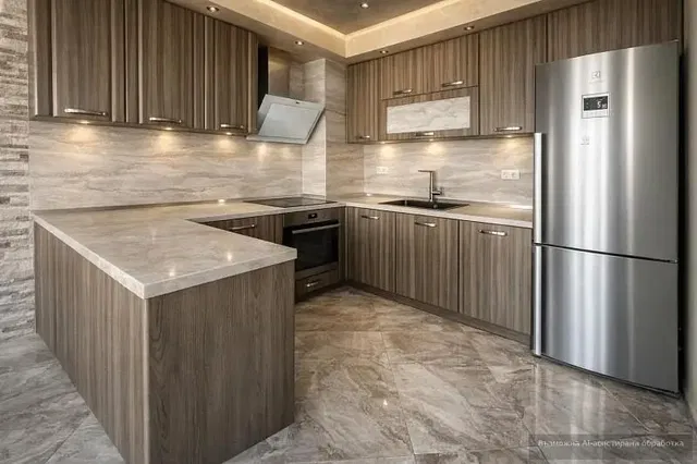 Cucina; elettrodomestici, ristrutturato, pavimento in piastrelle, luce naturale