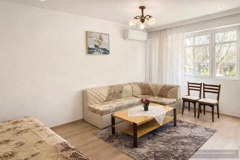 Soggiorno; luce naturale, stile moderno