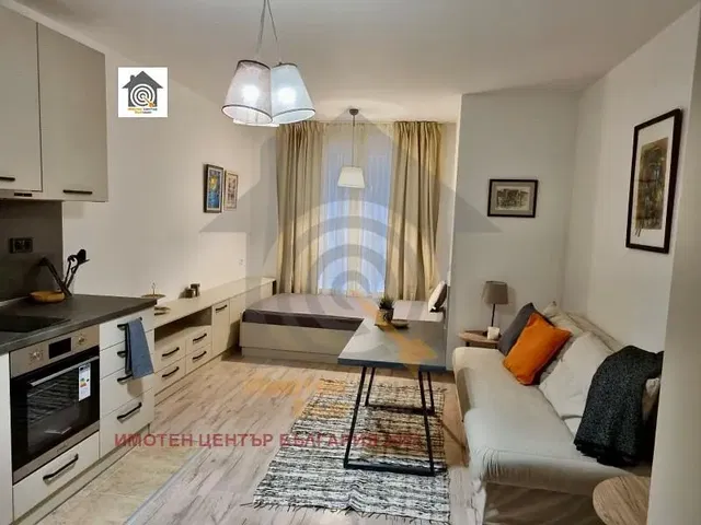 Wohnzimmer; küchengeräte, tageslicht, moderner stil, holzboden