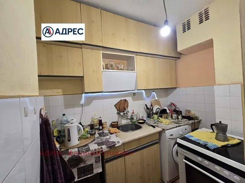 Kuhinja; kućanski aparati, pločice, potrebna renovacija