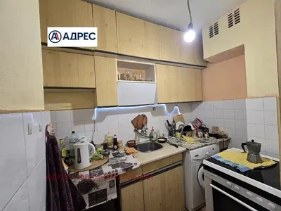 Kuhinja; kućanski aparati, pločice, potrebna renovacija