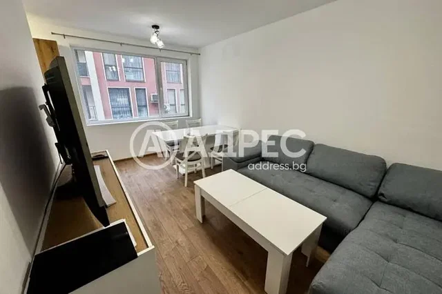 Soggiorno; vista, pavimento in legno, luce naturale, stile moderno