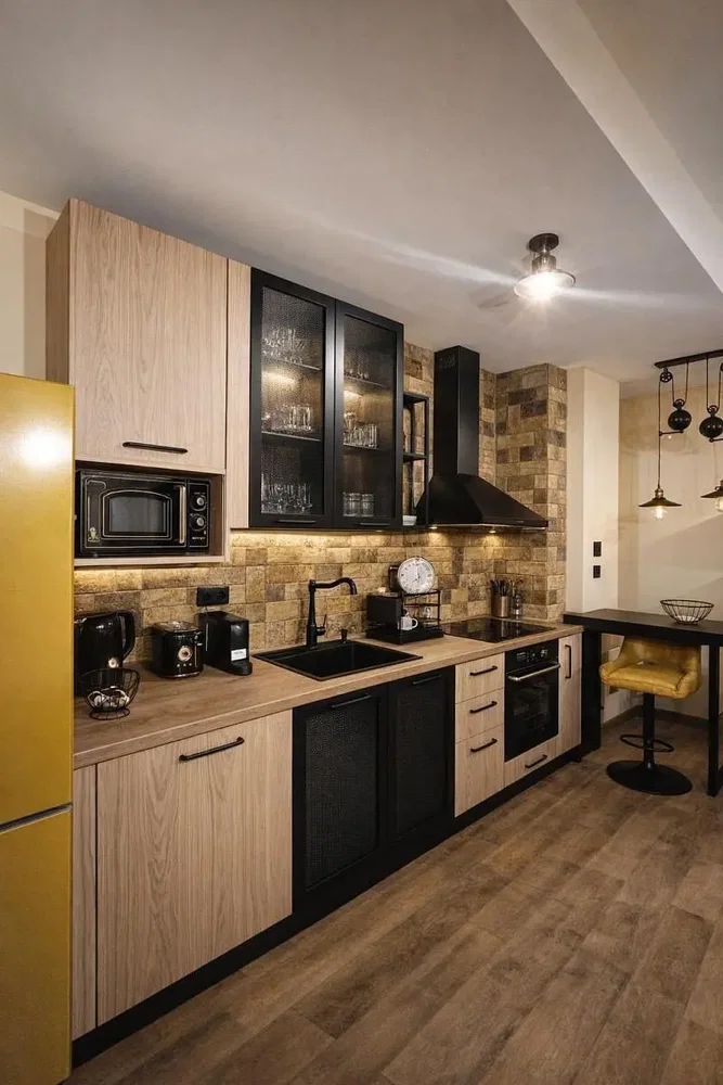 Cucina; elettrodomestici, luce naturale, stile moderno