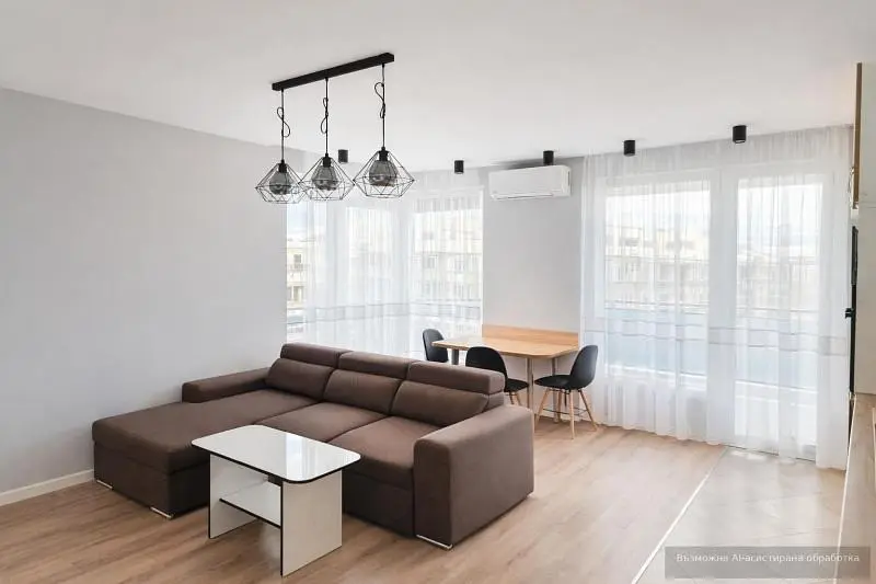 Soggiorno; luce naturale, stile moderno, pavimento in legno