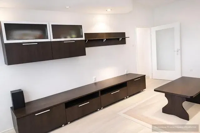 Oturma odası; modern stil, ahşap zemin