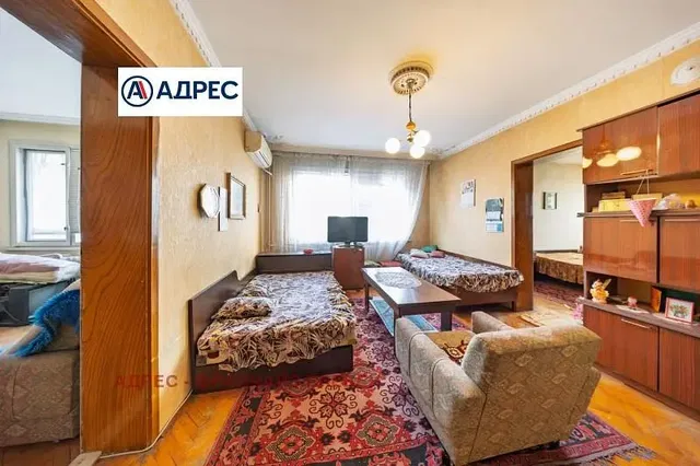 Σαλόνι; φυσικό φως, ρουστίκ στυλ