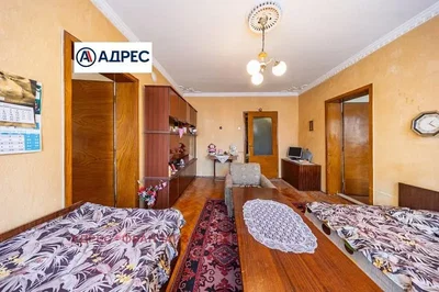 Chambre; parquet, lumière naturelle