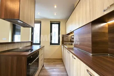 Cuisine; électroménager, lumière naturelle, style moderne