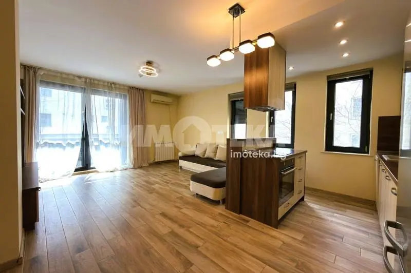 Salon; vue, parquet, lumière naturelle, style moderne