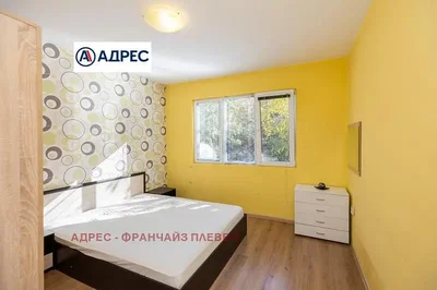 Spavaća soba; prirodno svjetlo, drveni pod