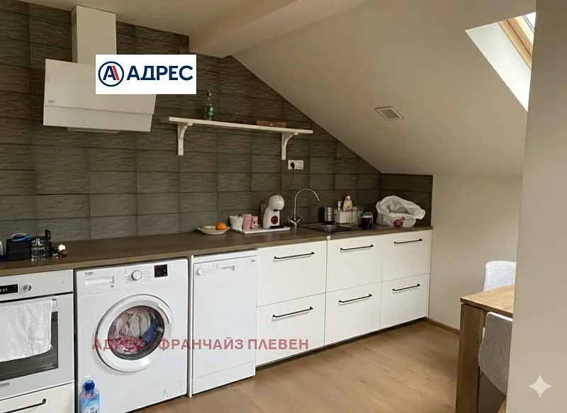 مطبخ; أجهزة المطبخ, أرضية خشبية, ضوء طبيعي