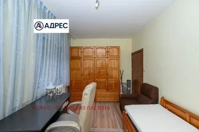 Spavaća soba; drveni pod, prirodno svjetlo