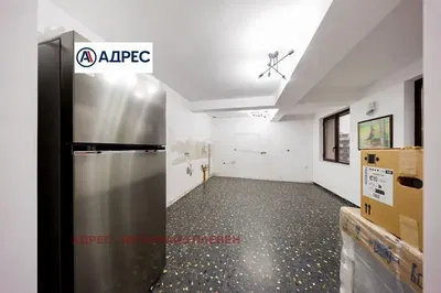 مطبخ; أجهزة المطبخ, أرضية من البلاط, يحتاج إلى تجديد