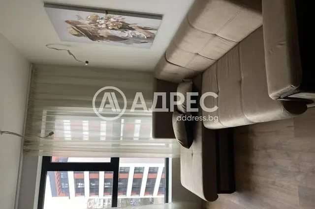 Soggiorno; vista, pavimento in legno, luce naturale, stile moderno