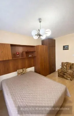 Camera da letto; pavimento in legno, luce naturale