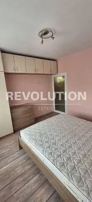 Camera da letto; pavimento in legno, luce naturale