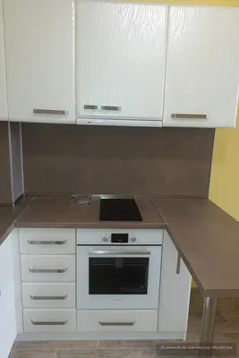 Cucina; elettrodomestici, pavimento in piastrelle, ristrutturato, luce naturale, stile moderno