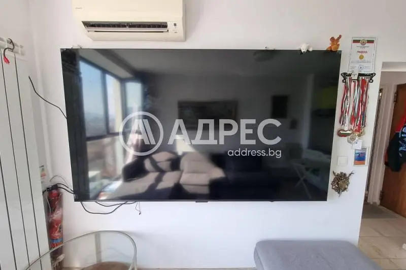 Obývačka; výhľad, prirodzené svetlo