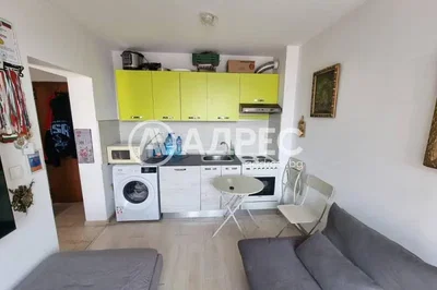 Kuchyňa; kuchynské spotrebiče, dlažba