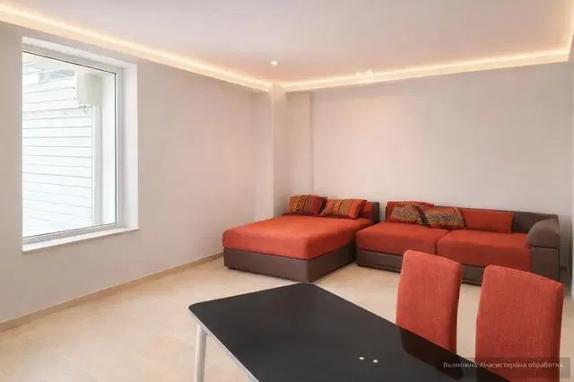 Soggiorno; luce naturale, stile moderno