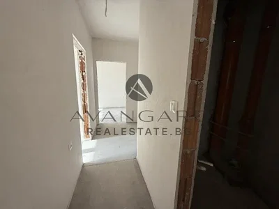 Ostalo; potrebna renovacija, prirodno svjetlo
