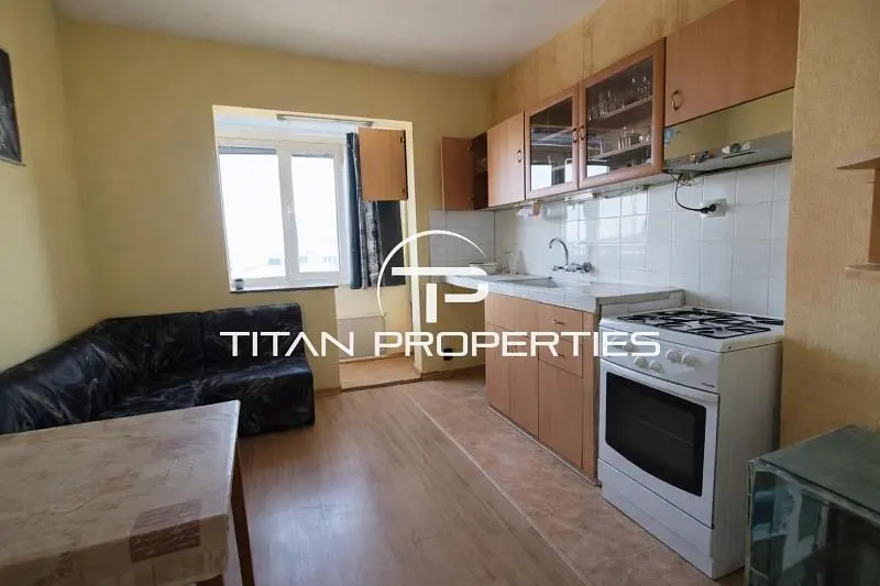 مطبخ; يحتاج إلى تجديد