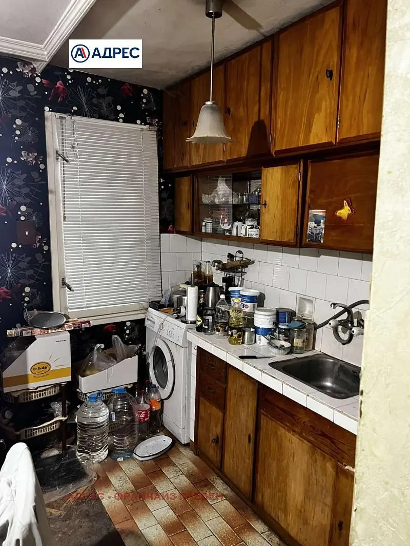 Cuisine; nécessite rénovation