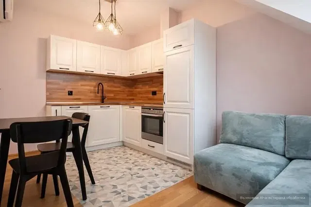 Cucina; elettrodomestici, luce naturale, stile moderno