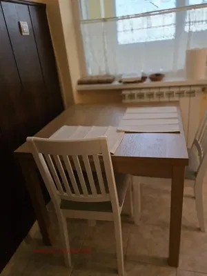 Cucina; pavimento in piastrelle, luce naturale