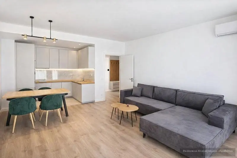 Soggiorno; luce naturale, stile moderno, pavimento in legno