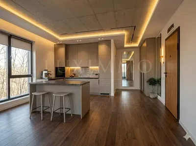 Кухиња; кухињски апарати, дрвени под, природно светло, модерни стил