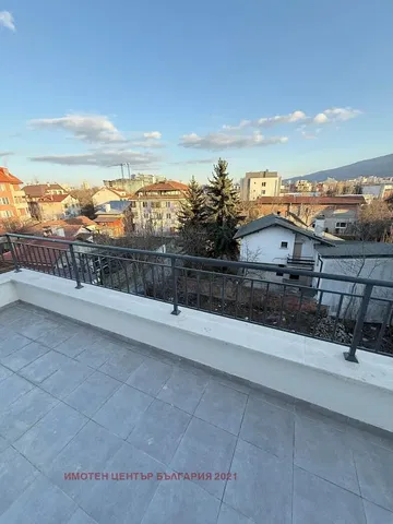 Terasa; výhled, dlažba