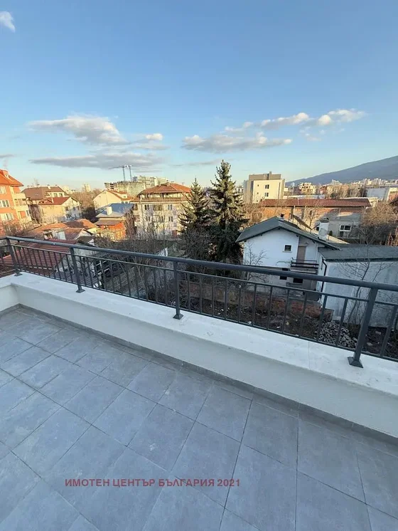 Terasa; výhled, dlažba