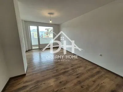 Wohnzimmer; blick, holzboden, tageslicht