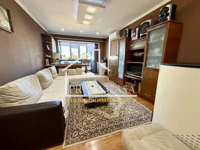 Дневна соба; поглед, дрвени под, природно светло, модерни стил