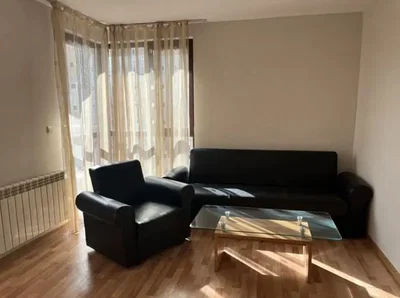Soggiorno; pavimento in legno, luce naturale