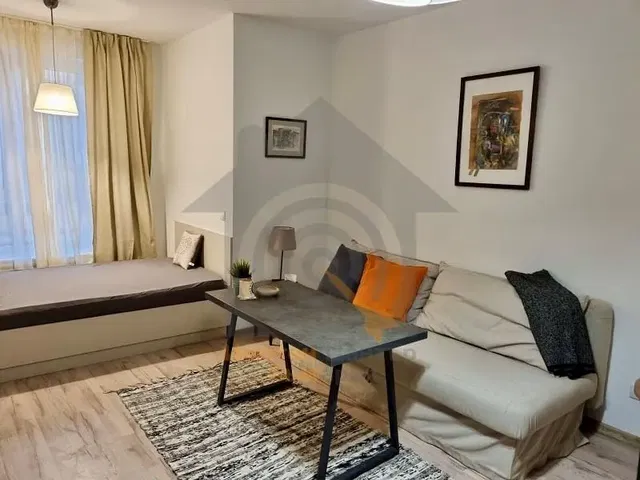 غرفة معيشة; ضوء طبيعي, أسلوب عصري, أرضية خشبية