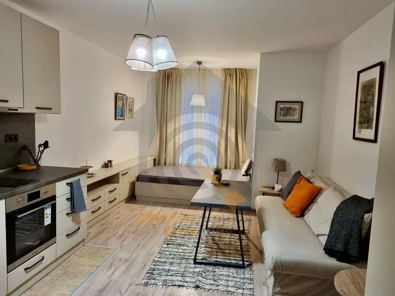 غرفة معيشة; أجهزة المطبخ, ضوء طبيعي, أسلوب عصري