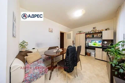 Oturma odası; doğal ışık, modern stil