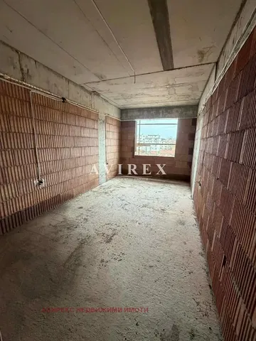 Άλλο; χρειάζεται ανακαίνιση, φυσικό φως, θέα