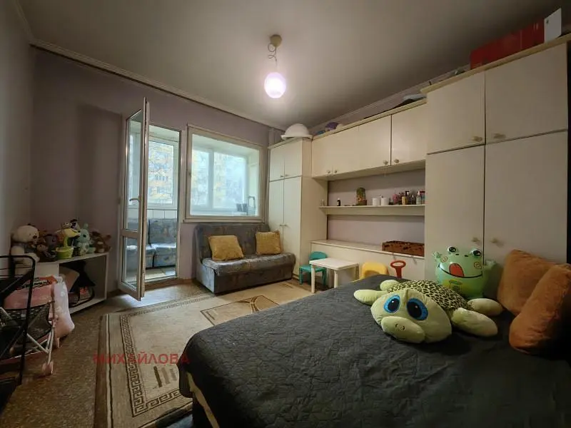 Yatak odası; doğal ışık, modern stil