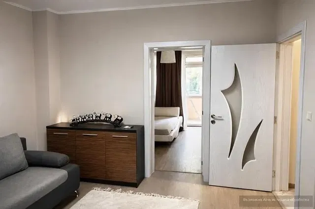 Obývací pokoj; přirozené světlo, dřevěná podlaha