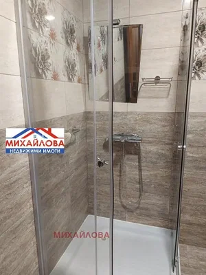 Bagno; pavimento in piastrelle, ristrutturato, luce naturale, stile moderno