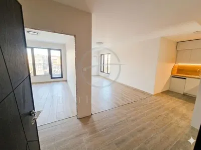 Wohnzimmer; tageslicht, fliesenboden