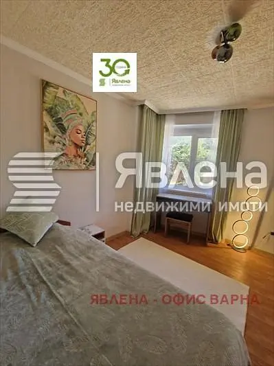 Schlafzimmer; holzboden, tageslicht, moderner stil