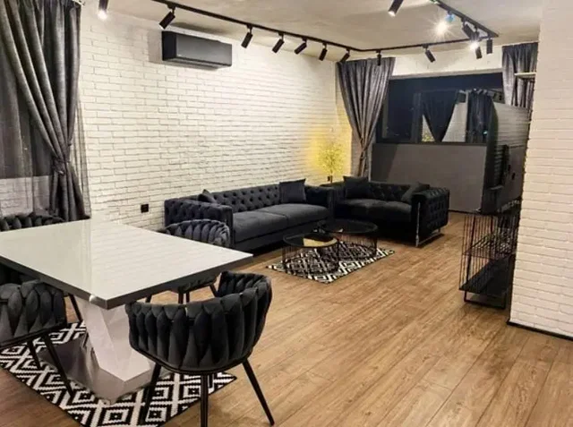 Obývací pokoj; moderní styl, přirozené světlo